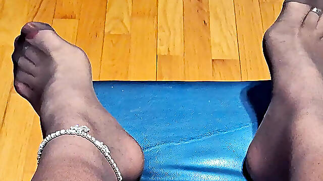 Can I give a nylon covered foot job?