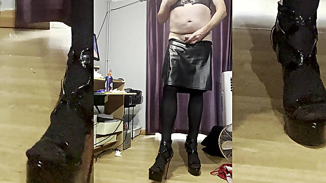 Maninboots - Black PVC Outfits - Making themseflfs cum quickly