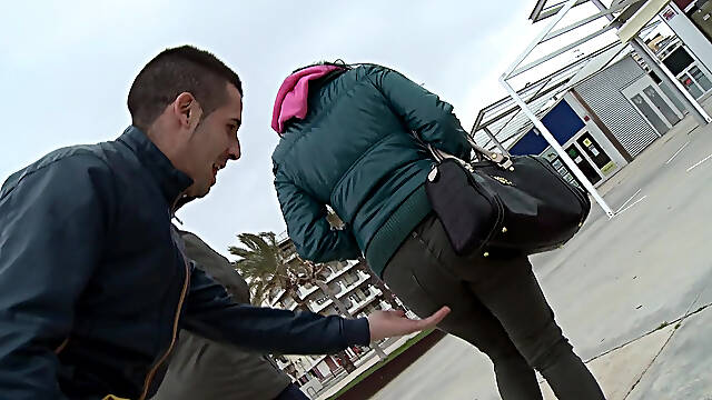 Attractive babe gets her pussy pounded by two horny guys