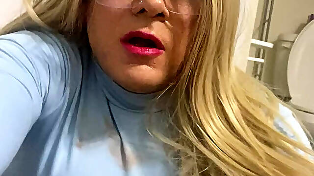 Sexy Crossdresser uses anal vibe while she bounces on a pussy and ass and sucks a dildo