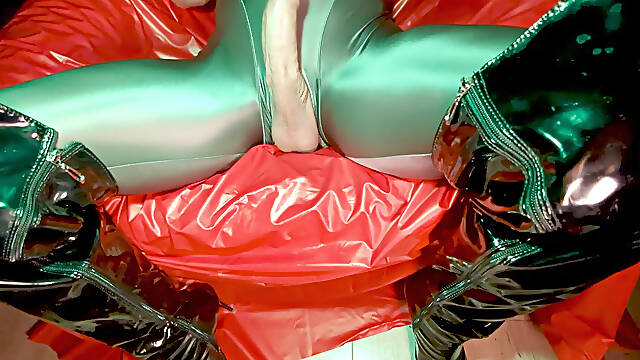 Massive Sissy Cumshot