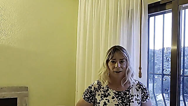 Sexy Lingerie and a Holiday Cumshot