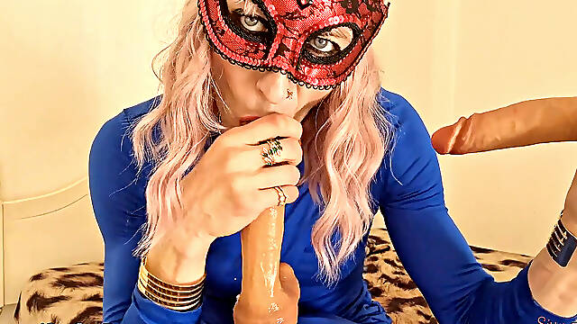 She Turns Around… Plugged culo, tights, & plaything Play Close-Up