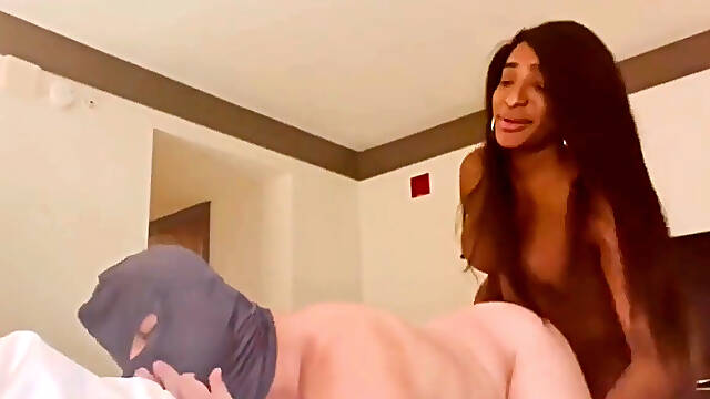 Big ebony tranny punishes her bf's bootie